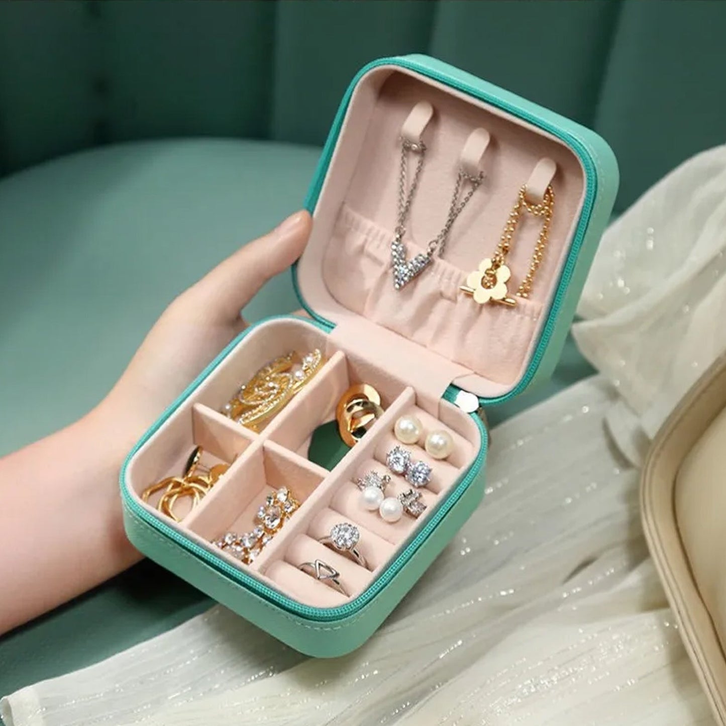 8782 Jewellery Box for Women, Mini Portable Jewelry Box Organiser,PU Leather Jewlerrying Display Holder, Small Travel Jewellery Box for Girls, Women, Mother, Daughte, Travel Ring, Pendant, Earring, Necklace Storage Case