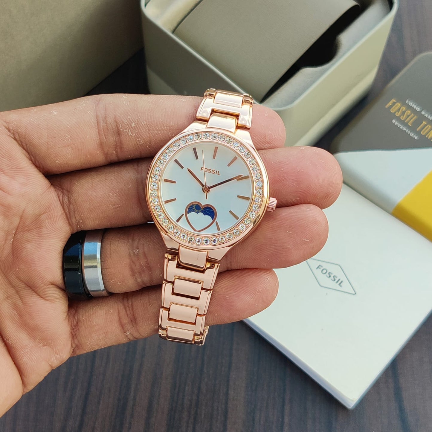 Fossil Carlie Generic