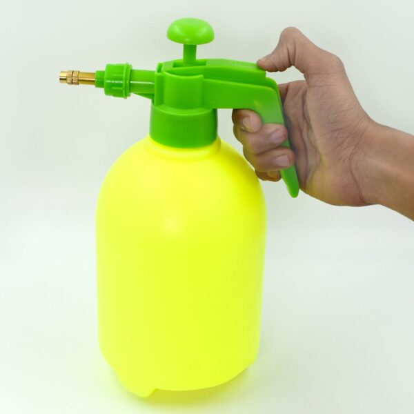 9024 2 L FF Garden Sprayer used in all kinds of garden and park for sprinkling and showering purposes. 